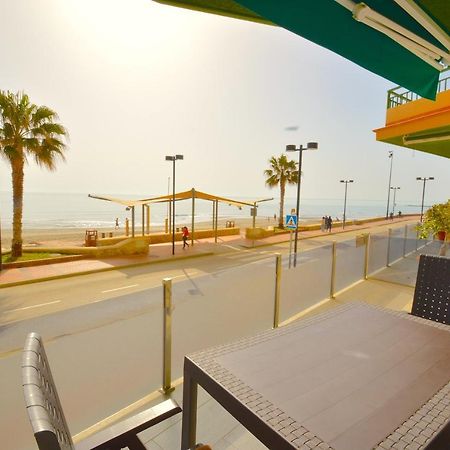 Fuengirola, Primera Linea De Playa Esterno foto