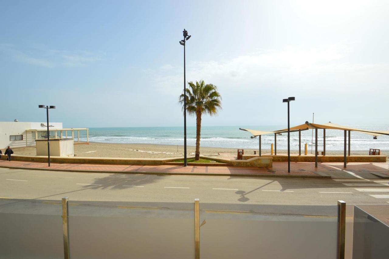 Fuengirola, Primera Linea De Playa Esterno foto