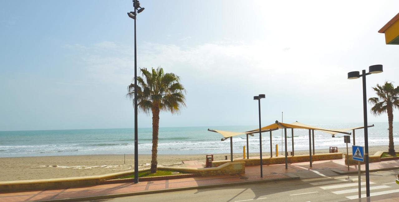 Fuengirola, Primera Linea De Playa Esterno foto