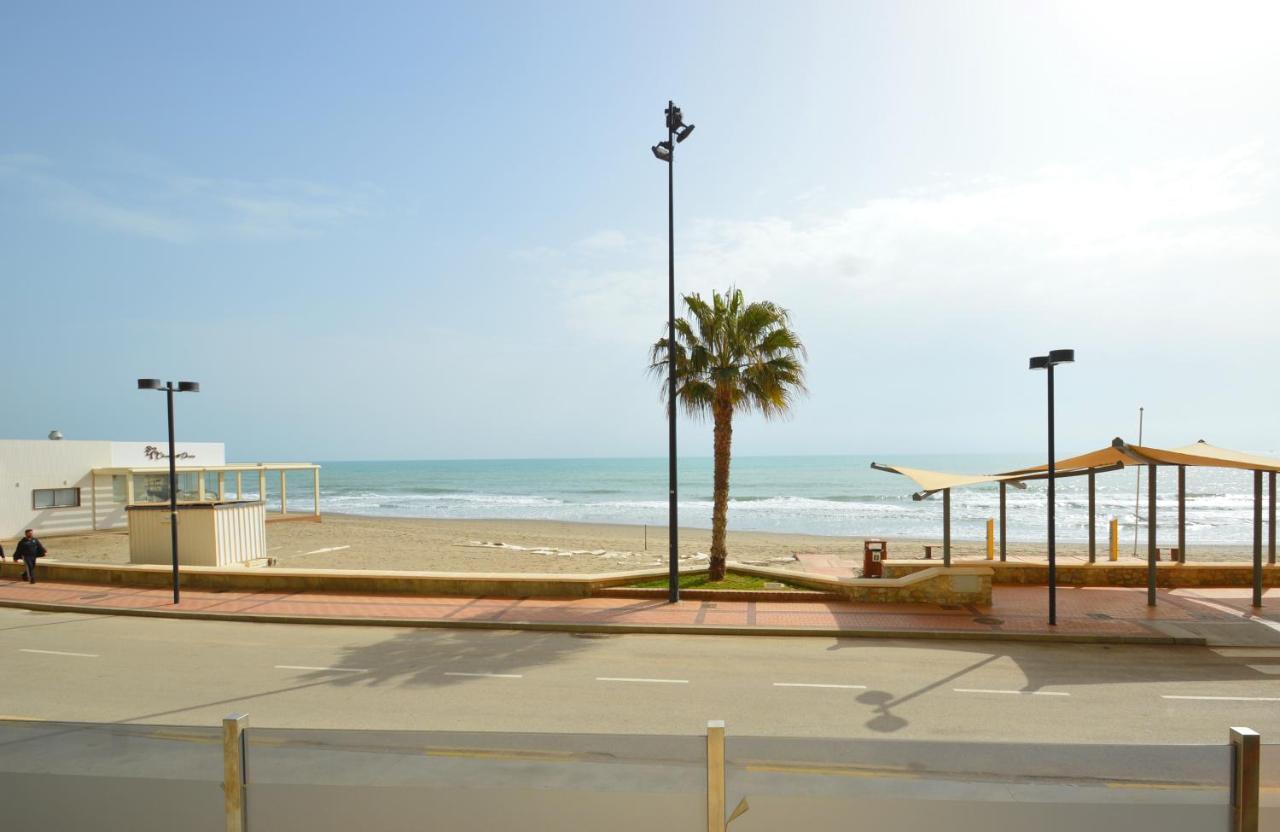 Fuengirola, Primera Linea De Playa Esterno foto
