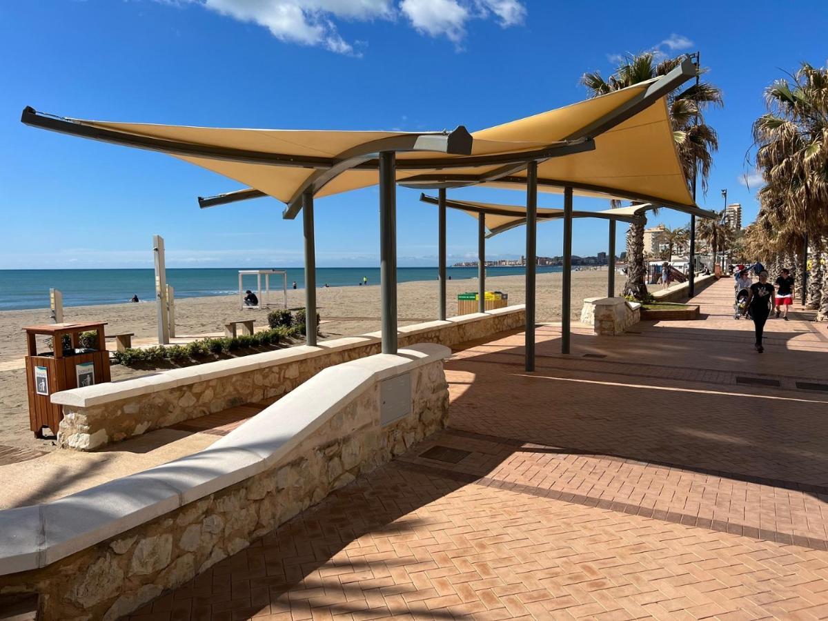 Fuengirola, Primera Linea De Playa Esterno foto