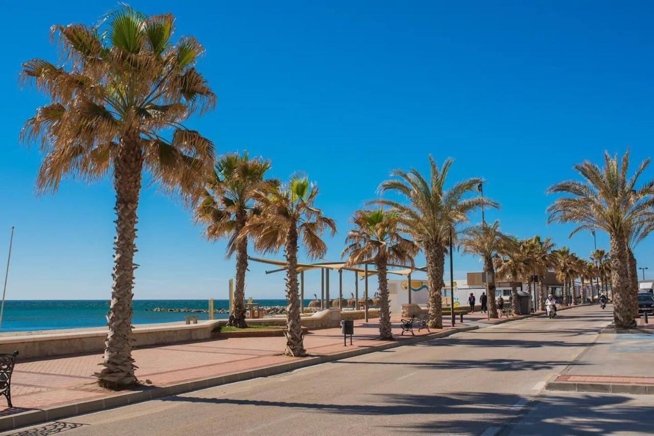 Fuengirola, Primera Linea De Playa Esterno foto