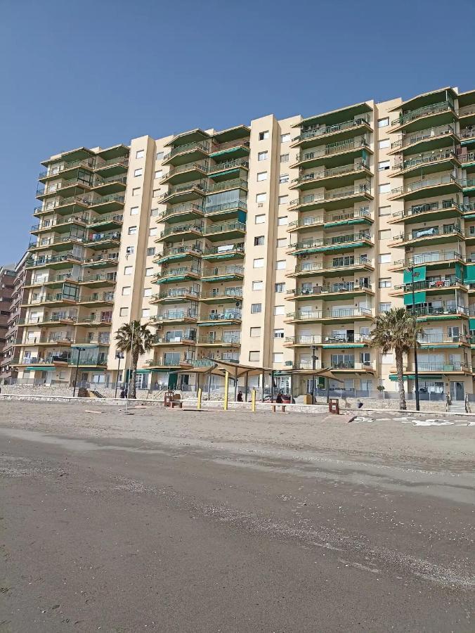 Fuengirola, Primera Linea De Playa Esterno foto