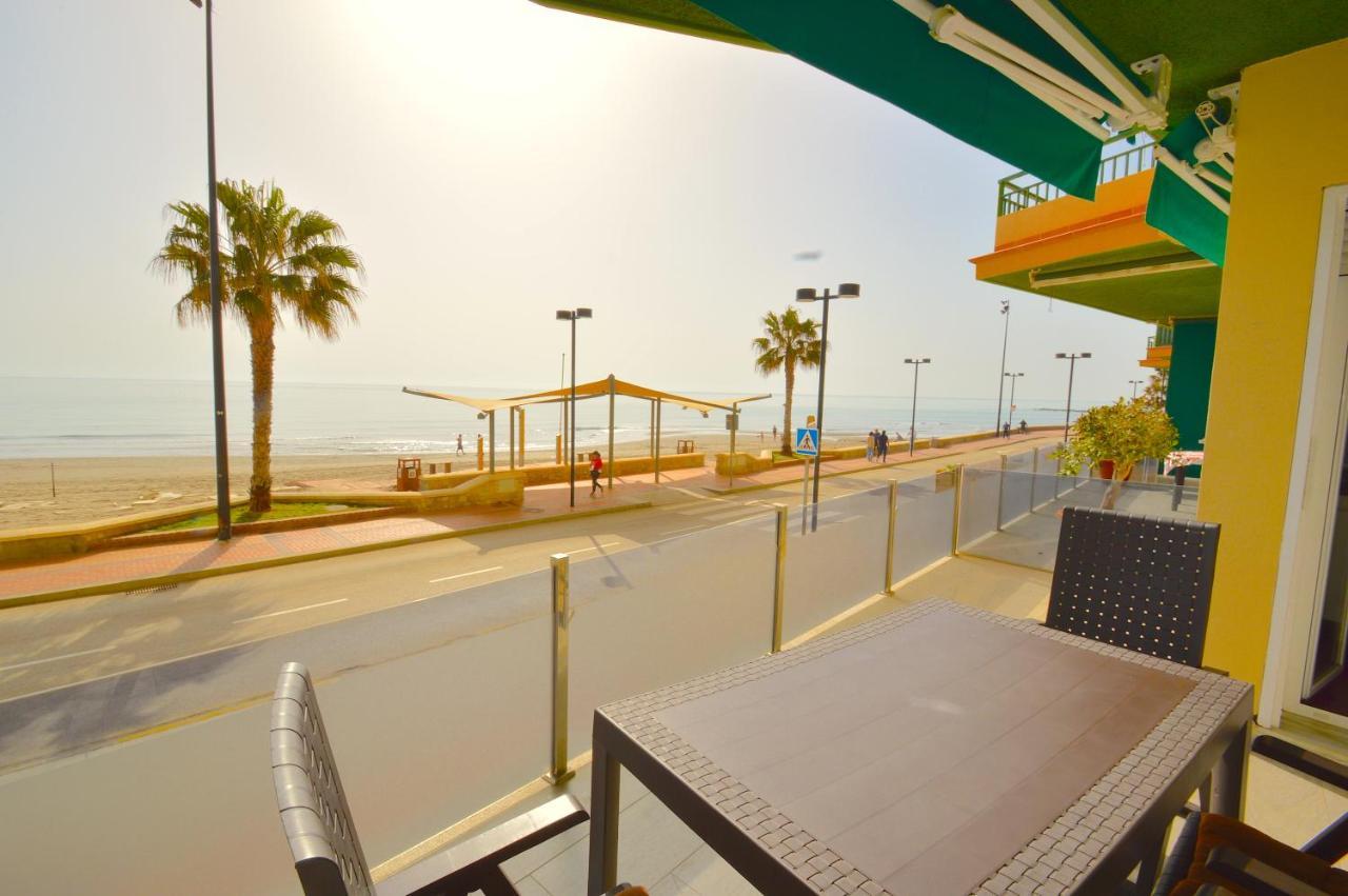 Fuengirola, Primera Linea De Playa Esterno foto